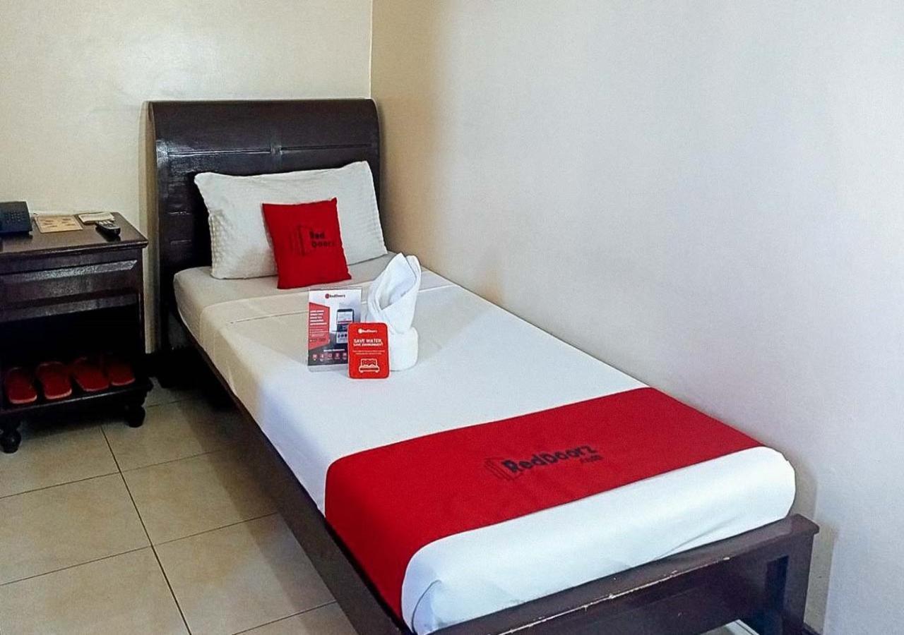 Hotel Reddoorz Near Ormoc Port Terminal Extérieur photo