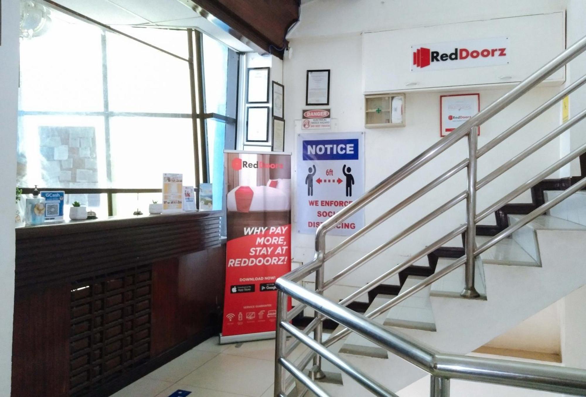 Hotel Reddoorz Near Ormoc Port Terminal Extérieur photo